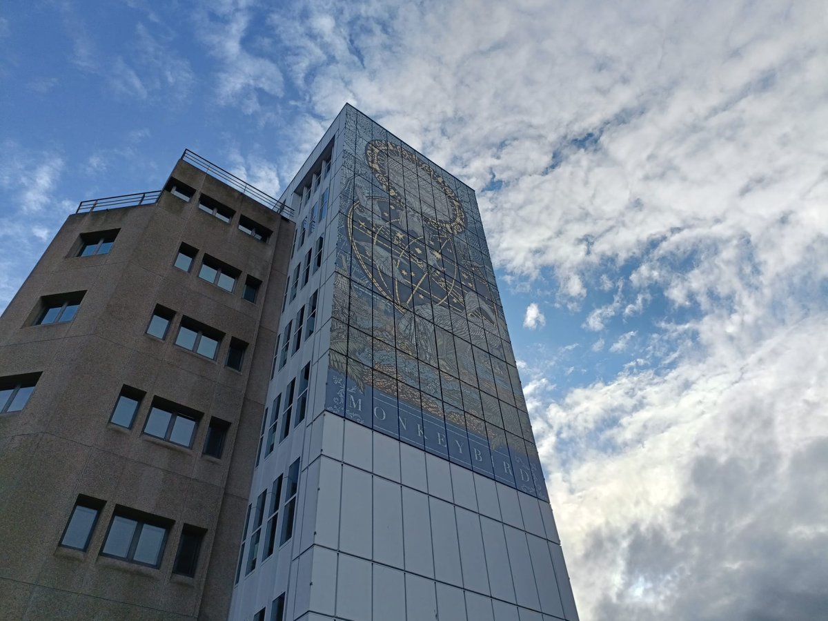 Zaanstad:

Muurschildering maakt Zaandam nog mooier.

MonkeyBird Crew (Frankrijk) heeft in opdracht van het Zaans Museum een muurschildering op de gevel van de Omgevingsdienst Noordzeekanaalgebied bij station Zaandam gemaakt.
👇
rtvzaanstreek.nl/zaanstad-nieuws

📷RTV Zaanstreek