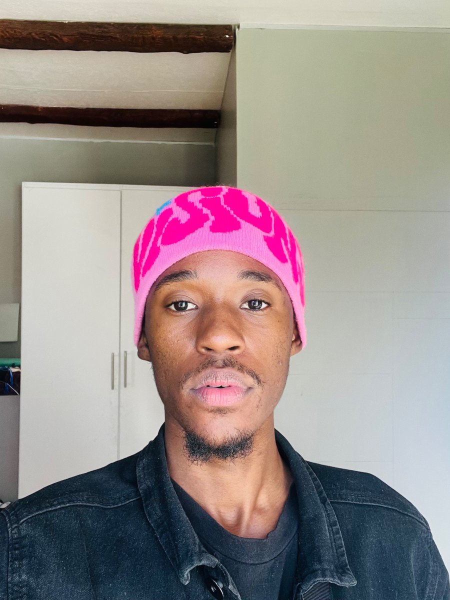 RAD__SA's tweet image. Comment your battery percentage and see how many twins you got…#yungfilly #filly #Eminem #pdiddyparty #Beyonce #viral