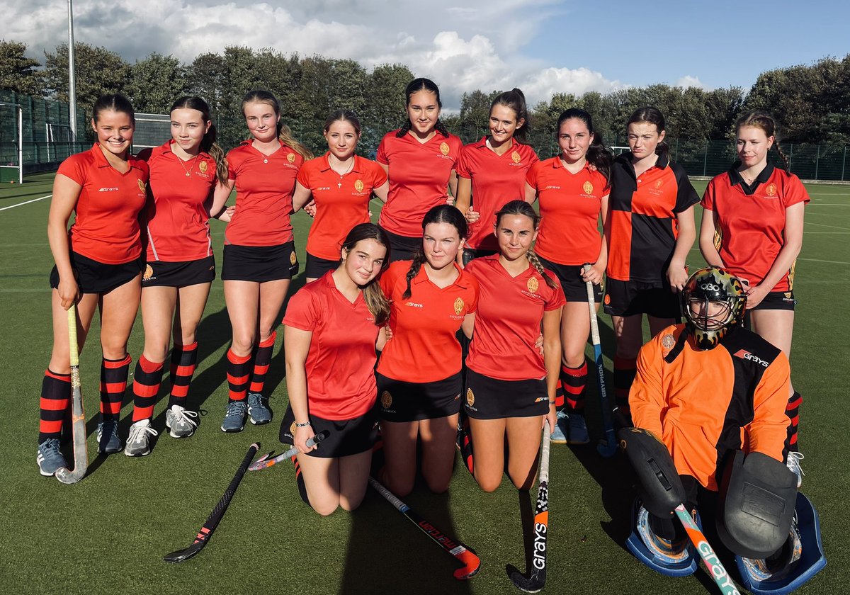 Superb win for our senior teams today. Our 2nd team produced their best performance thus far to win 3-1. Goals for Susannah (2) and Olivia. ⚫️🔴