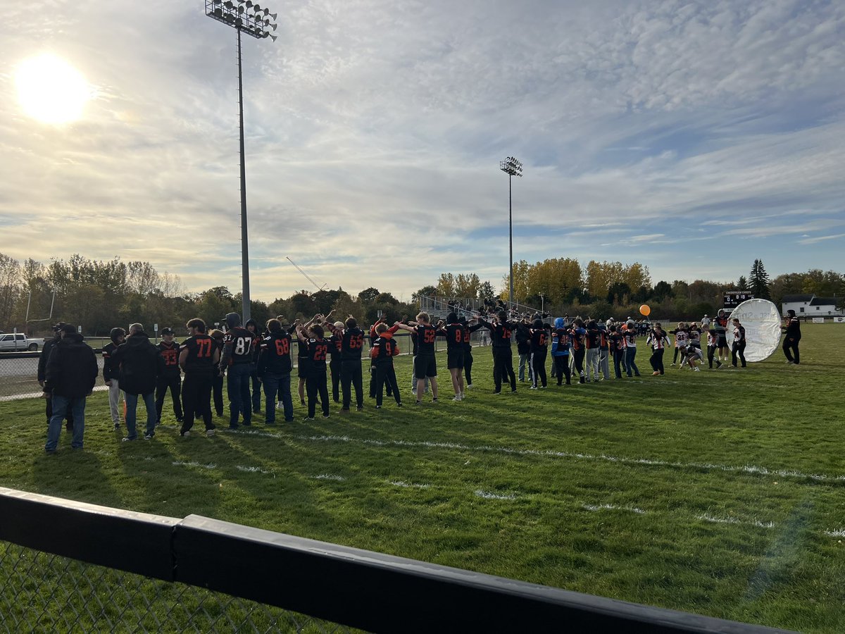 wilson6461's tweet photo. Thankful to have Coach Nesbitt and his coaching staff, along with the varsity football team supporting the junior Chiefs today for their championship game!! Their support means a great deal to our young players.
#GoChiefs!! https://t.co/waI2UUcU7C