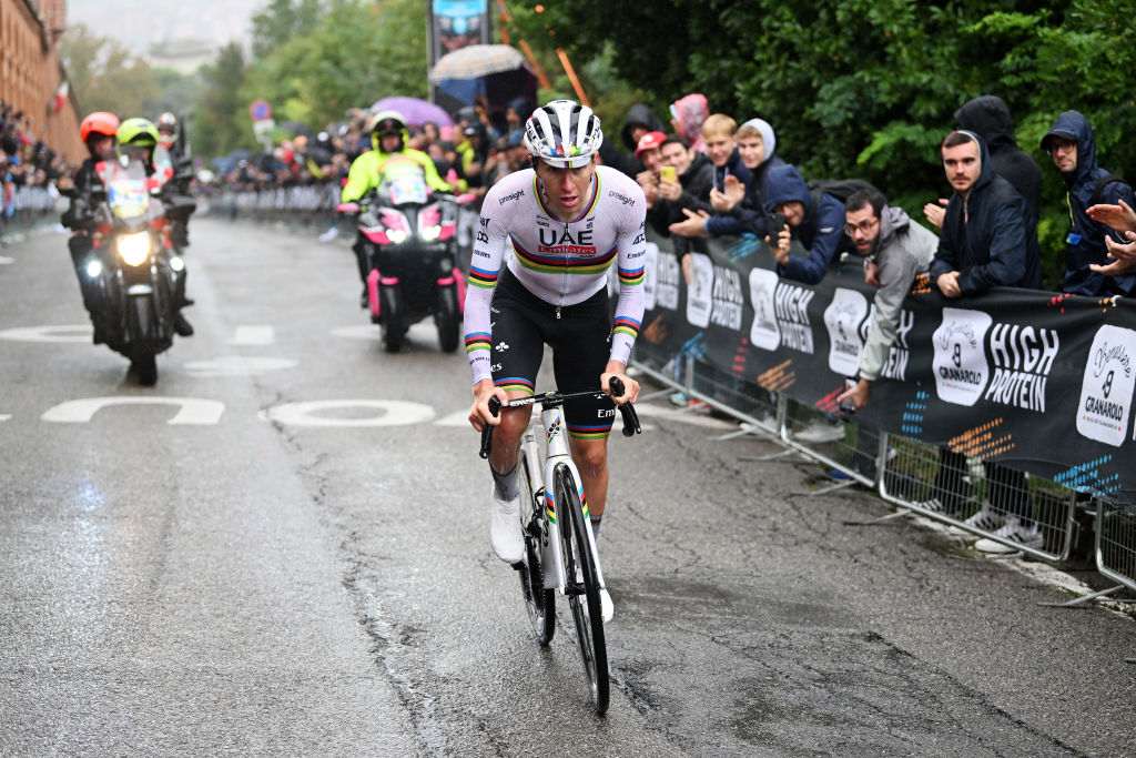 cycloben2's tweet photo. Tadej Pogačar and his solos in 2024:

- Strade Bianche: 81.1 km, 2:04:08
- Catalunya S2: 6.4 km, 14:10
- Catalunya S3: 7.2 km, 18:15
- Catalunya S6: 29.2 km, 49:54
- Liege-Bastogne-Liege: 34.4 km, 45:40
- Giro S2: 4.3 km, 11:00
- Giro S15: 1.9 km, 7:17
- Giro S16: 0.7 km, 2:40
- Giro S20: 34.1 km, 44:38
- Tour S4: 19.3 km, 19:04
- Tour S14: 4 km, 8:08
- Tour S15: 5.3 km, 12:14
- Tour S19: 1.9 km, 4:05
- Montreal: 23.3 km, 42:26
- Worlds: 51.7 km, 1:12:18
- Giro dell'Emilia: 37.7 km, 1:03:10
- Lombardia: 48.1 km, 1:03:40

Overall: 390.6 km, 10 hours, 2 minutes, 47 seconds spent in solos which led to wins. 🇸🇮

This is one of the most dominant seasons in the history of universal sport. Tadej Pogačar in 2024 has surpassed all imaginable concepts in professional cycling. #IlLombardia