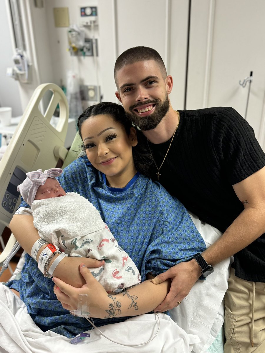 _XLCross's tweet photo. Welcome to the world Ava Grace💕🍼 https://t.co/uwFug0o9Q2