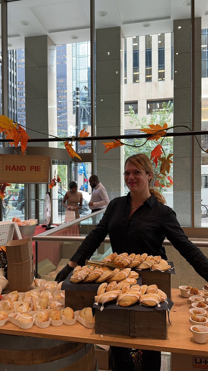 Toronto Financial District BIA tweet media