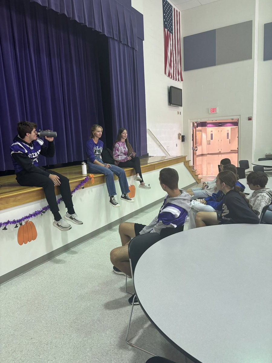 Shouts out to Seniors Jessica Linden and Trever Blackburn and Junior Danica Parks for presenting to the sophomores on their experiences representing KHS at the HOBY conferences the past few years!
Applications are open for the next two weeks for all sophomores!