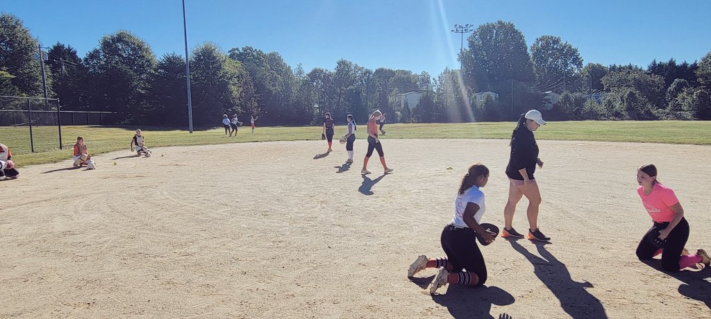 Bandits Elite Premier Crowe (@banditsnc) on Twitter photo Got to enjoy watching some young, up and coming ballers within the Bandits organization. Thank you <a href="/BanditsNCMas/">Bandits National 14u - Mas</a> for letting me come out and meet all your girls. College coaches are gonna want to keep an eye on this group in the upcoming years.....lots of talent! #WinnersWin Got to enjoy watching some young, up and coming ballers within the Bandits organization. Thank you <a href="/BanditsNCMas/">Bandits National 14u - Mas</a> for letting me come out and meet all your girls. College coaches are gonna want to keep an eye on this group in the upcoming years.....lots of talent! #WinnersWin