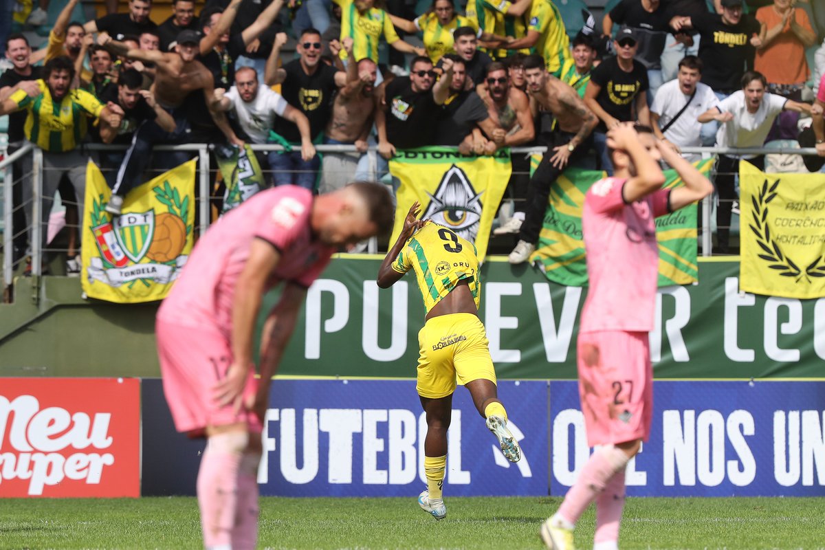 CDTondela1933's tweet photo. A 🔫🎯 do Mir⚽ fez o empate 🙃
#PeloTondela #CDTLSC https://t.co/lTZ6jsz5nZ