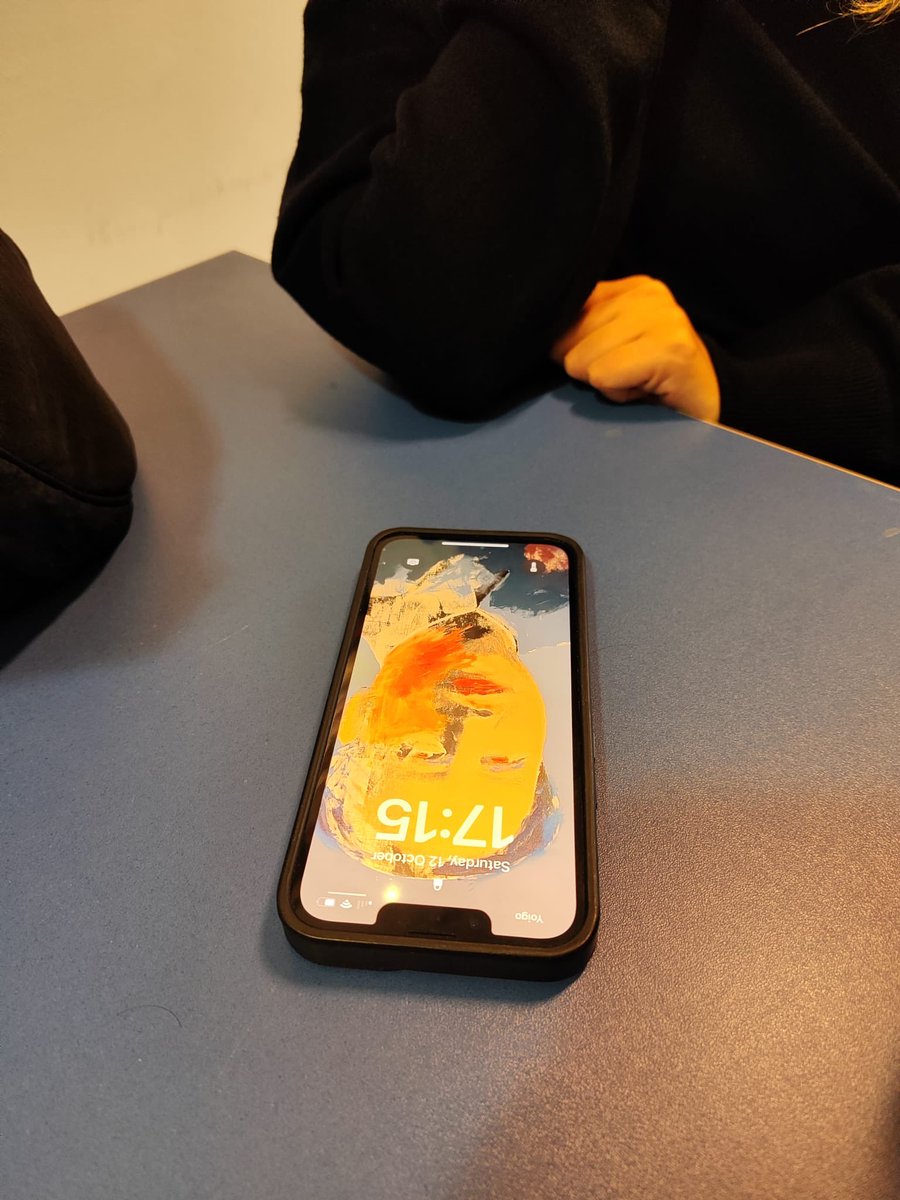 Thanks to <a href="/NuevosVagos/">Nuevos Vagos</a> now I can’t stop seeing <a href="/elonmusk/">Elon Musk</a> in my phone.