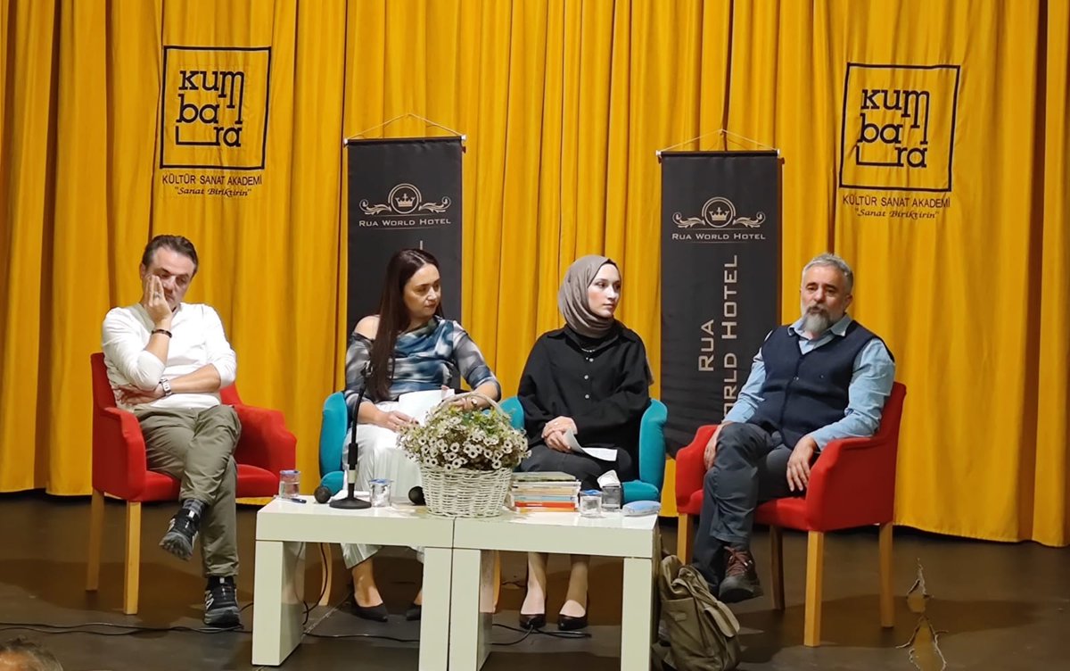 Kıraathane Van Edebiyat Evi'nin düzenlediği söyleşi için Van'dayız. (Fotoğraf. Tayfun Çiftçi)