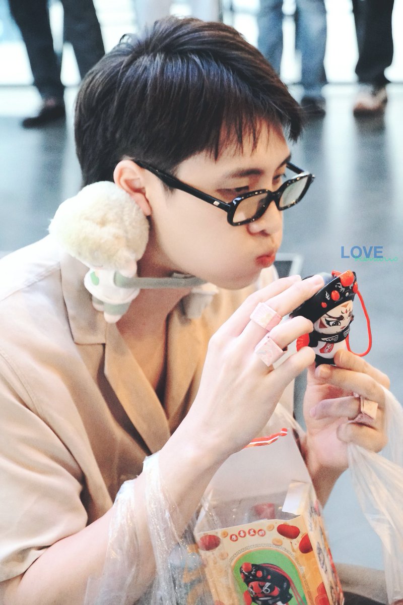 2WISH_SCENARIO's tweet photo. 🥺😭🫶🏼

💚💙Always 
@m34nismind @bplannnnn 

#2wish #6thAnniversaryAlways2wish 
#MeanPhiravich 
#คนของแปลน #PlanRathavit https://t.co/QdhFlj6Z6Q