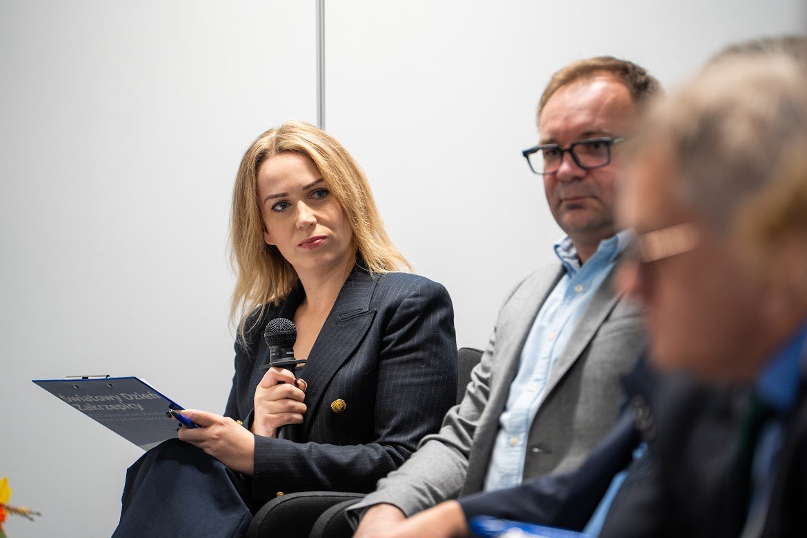 Zakrzepica to podstępna choroba. Podczas dzisiejszej konferencji prasowej znakomici eksperci dzielili się swoją wiedzą na temat profilaktyki, objawów/braku objawów i sposobów leczenia. Wciąż za mało mówi się o zakrzepicy, a statystyki są zatrważające. 
#ŚwiatowyDzieńZakrzepicy