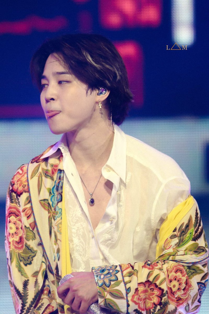 bbabymochi_'s tweet photo. happy b'day jimin💜🥰 #jiminday #HappyJiminDay https://t.co/xLtFpb7Gmt