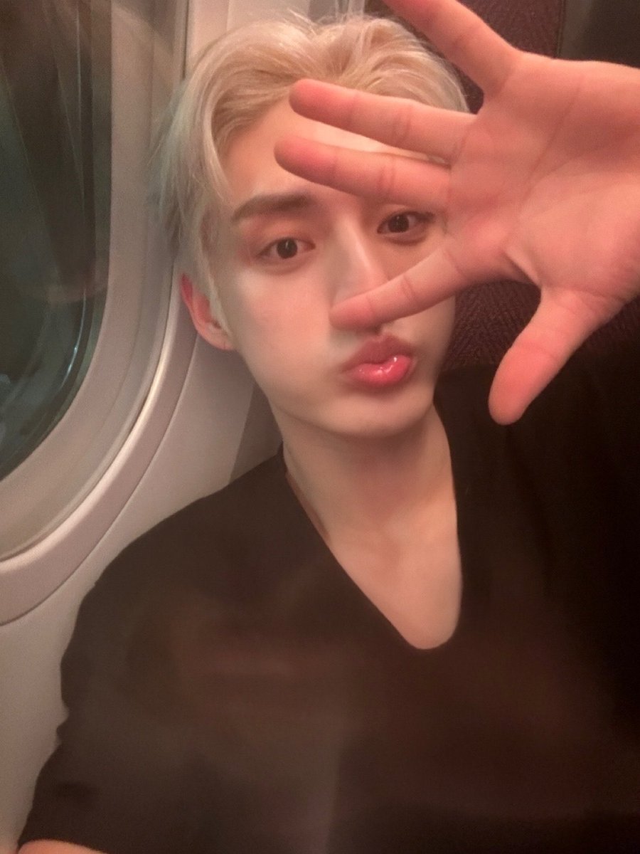 j_S2_u's tweet photo. 뽀뽀할래 https://t.co/IWNLNdehhq