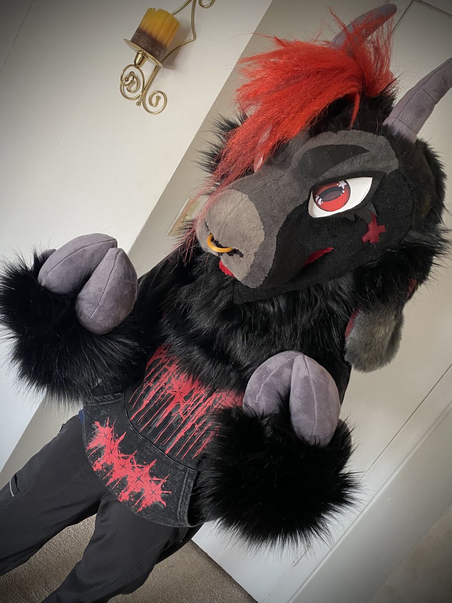 thesugarbeast tweet picture