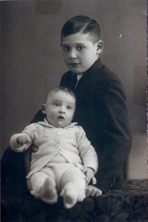 12 October 1940 | Dutch Jew, David Costima, was born in Amsterdam.

In October 1942 he was deported to #Auschwitz from #Westerbork. He was murdered in a gas chamber after arrival selection with his elder brother Isaäc.