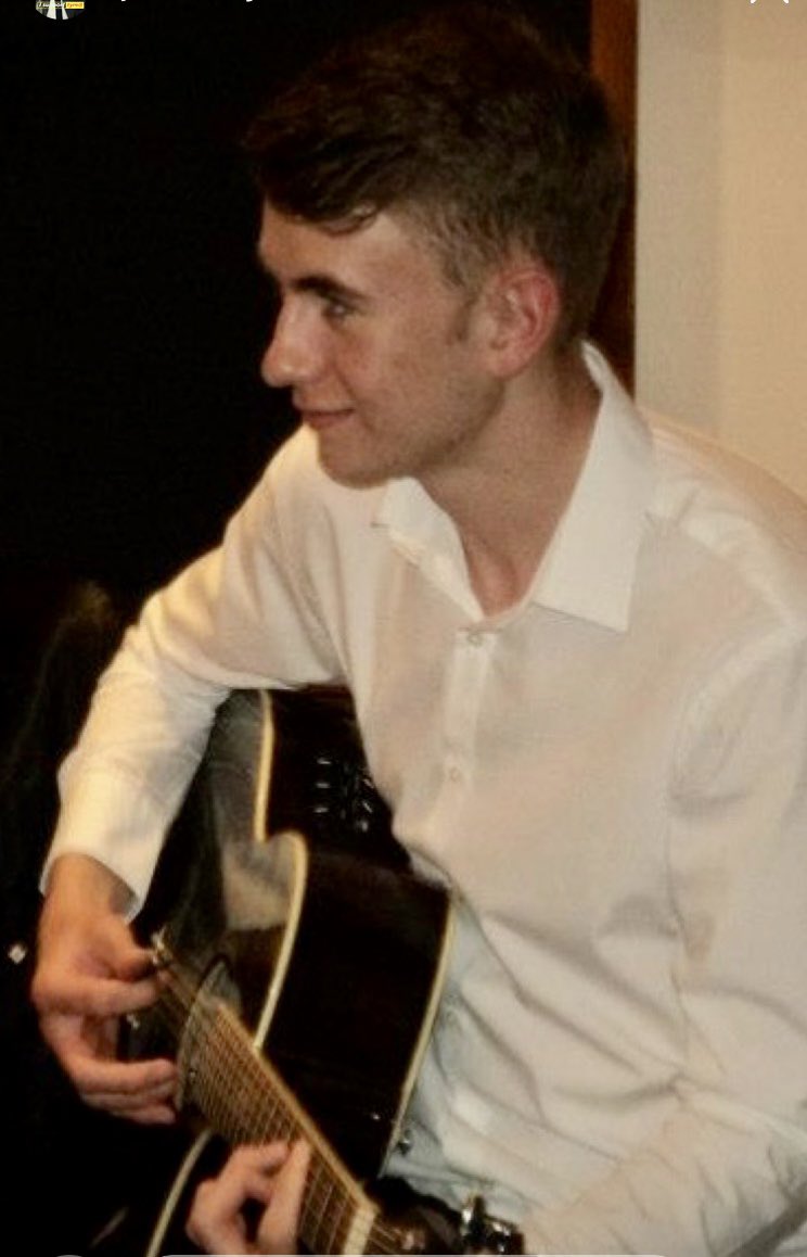 He should be here with his brothers. 💔💔