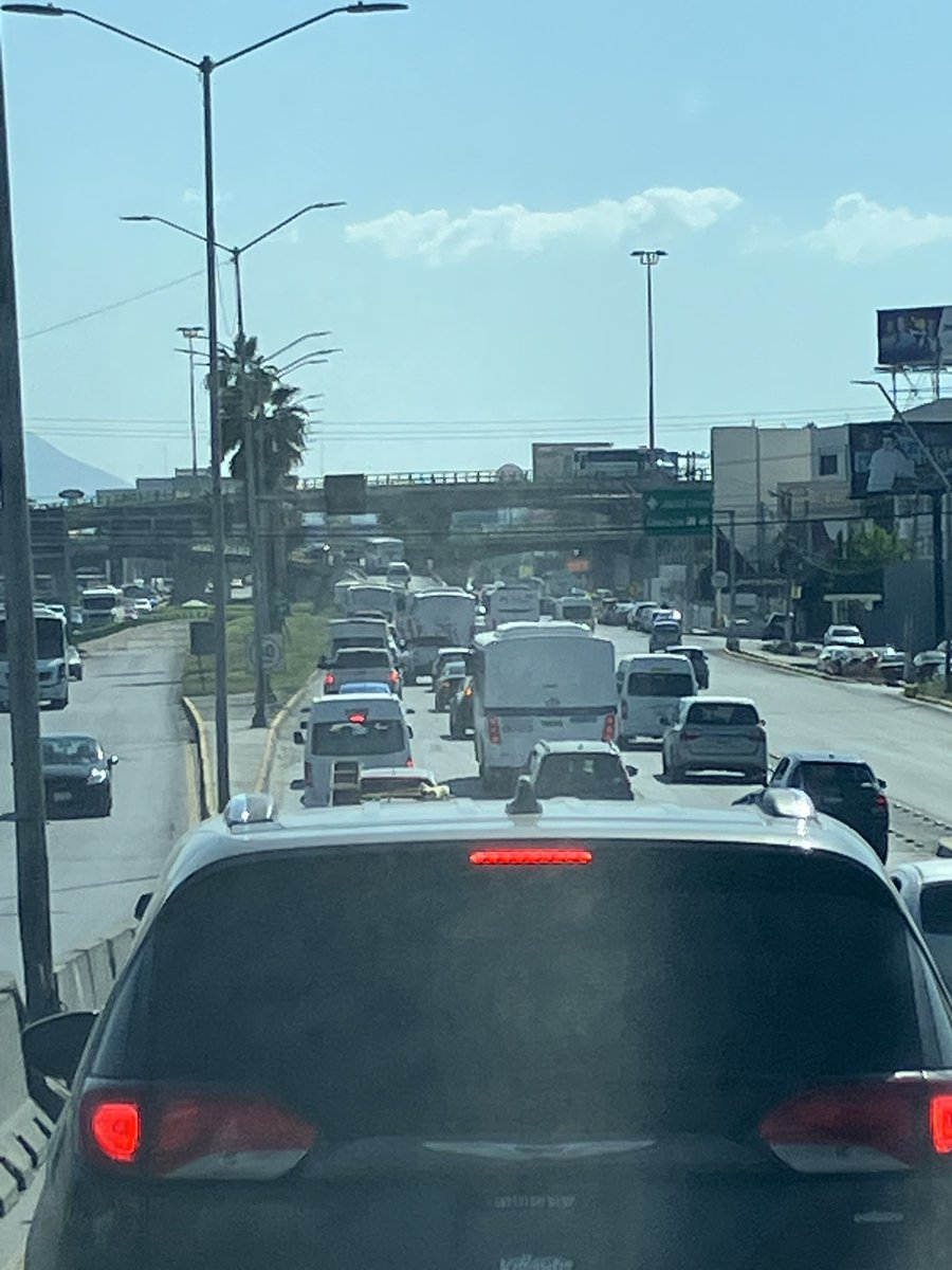 Aquí cuando van hacer algo? #saltillo los #puentes ya quedaron chicos