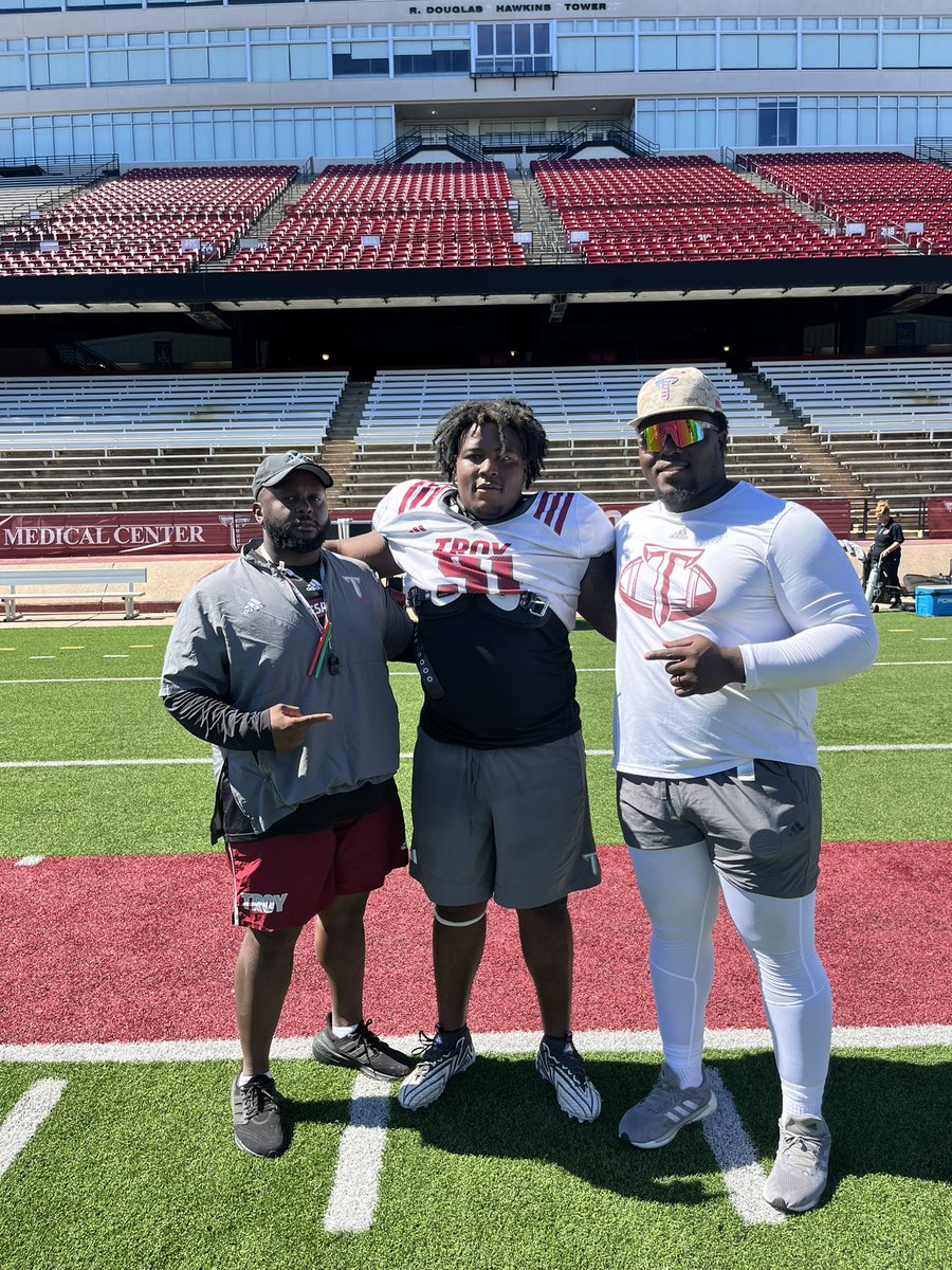 CoachJMann919's tweet photo. HAPPY 🎂 DAY S/O KJ “LIL CUH” NORWOOD @KevinNorwood99 #MOBILESACKCHASERS #SACKCHASERS #EightMile https://t.co/AN8FfsVdHK