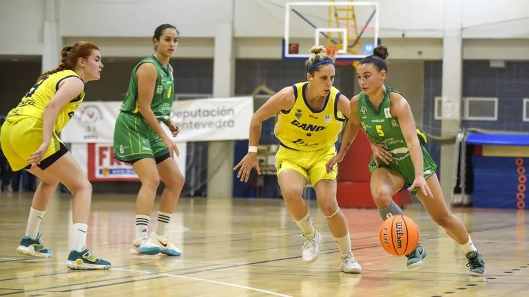 🇵🇹 Raquel Laneiro on Arxil’s 63-56 win over Real Canoe, in the LF Challenge, in Spain:

• 16 points (4/9 2P, 2/7 3P, 2/2 FT)
• 3 rebounds
• 2 assists
• 2 steals
• +11 box plus/minus
• 28'42" minutes

#SomosBasquetebol