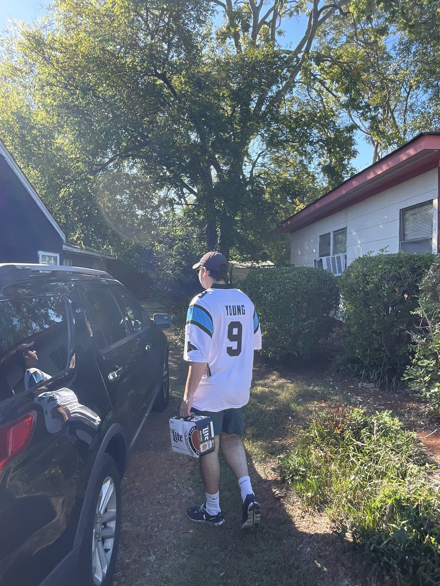 DoubleJFootball's tweet image. Yeah, I’m thinking we’re back.

See y’all Sunday for a full review of the last few weeks. #wedding