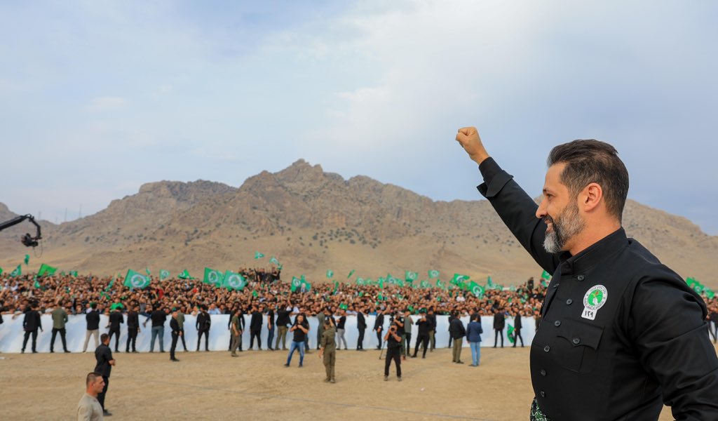 qubadjt's tweet photo. ئەمڕۆ راپەڕین سەوزپۆش بوو..
وەکچۆن دەنگ و دڵمان بۆ راپەڕینە..
دەنگ و دڵی راپەڕینیش هەر بۆ یەکێتییە..

#یەکێتیی١٢٩ https://t.co/vBt7QIR5pL