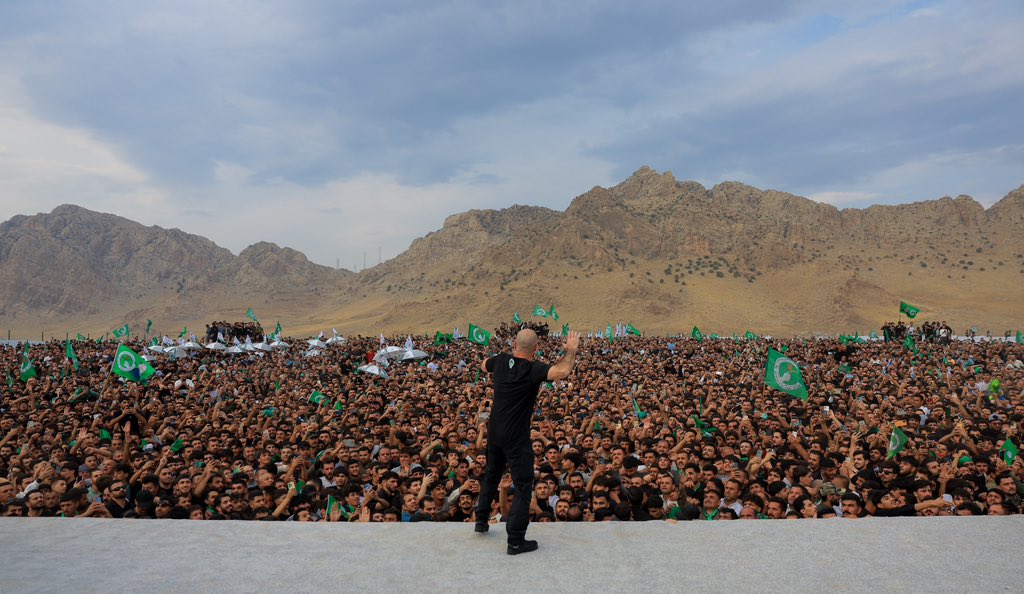 qubadjt's tweet photo. ئەمڕۆ راپەڕین سەوزپۆش بوو..
وەکچۆن دەنگ و دڵمان بۆ راپەڕینە..
دەنگ و دڵی راپەڕینیش هەر بۆ یەکێتییە..

#یەکێتیی١٢٩ https://t.co/vBt7QIR5pL