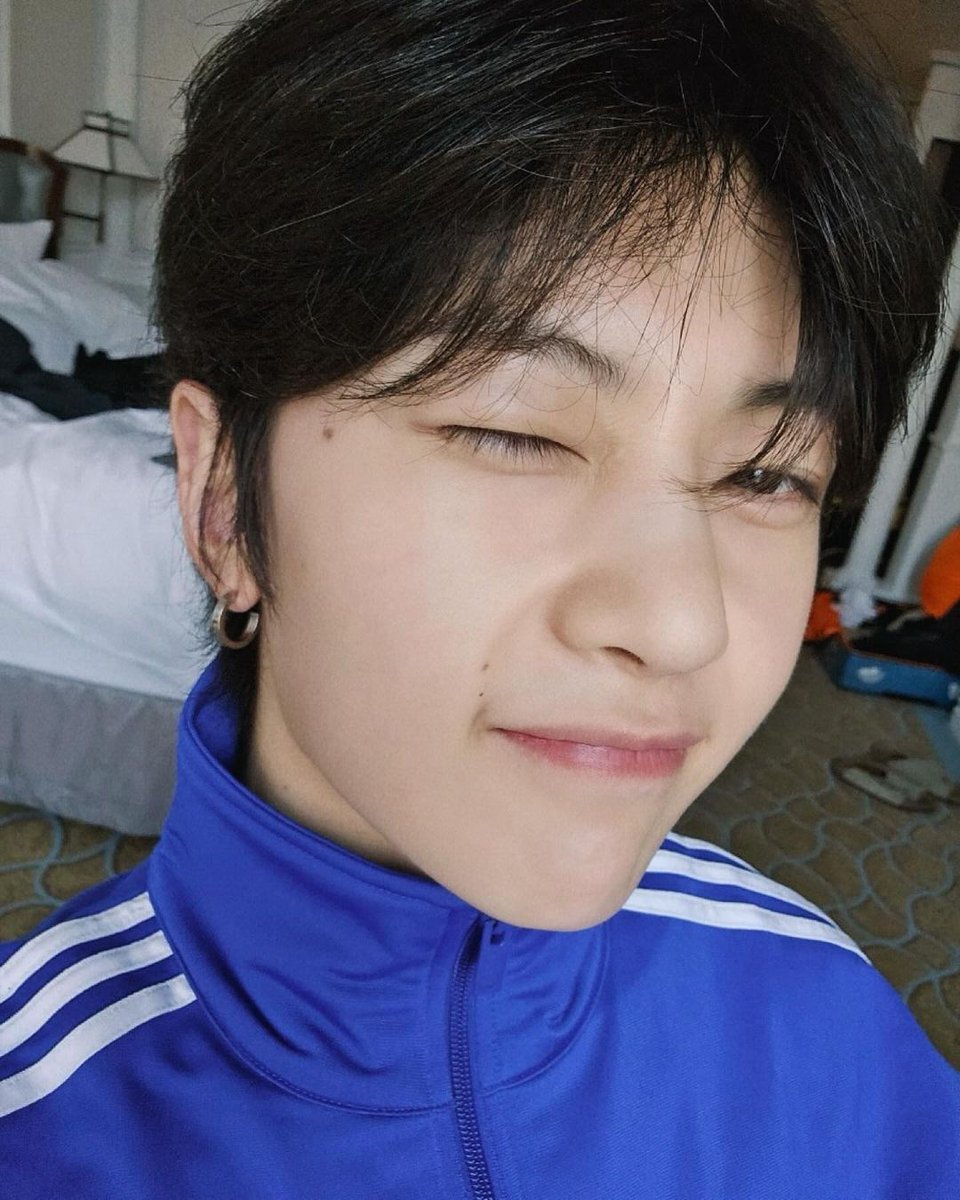 S02WH's tweet image. Messy room part✌️🫠

#pokemoncollabiscrazyyy
#practicetime
#squirtlearealone
#norizzjustcookie