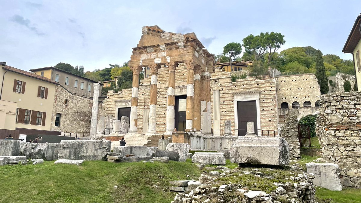 MrRichardC's tweet photo. We then transferred to Brescia - a fascinating mix of distant historical periods, from Flavian Rome (amazing remains) through the Venetian-Palladian era &amp; even some significant Fascist era architecture. A lovely town to while away a few hours on the way home https://t.co/J1ZX630OCr