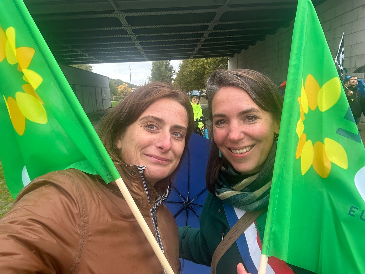 Manif pluvieuse, manif heureuse !

À Rouen, avec la coordination anti-nucléaire, pour dire stop à la gabegie. ❌

En 2024, on nous promet des "mini-centrales" dans 40ans. Mais le réchauffement climatique c’est maintenant ! 🤔

Non à la relance nucléaire, oui aux renouvelables !