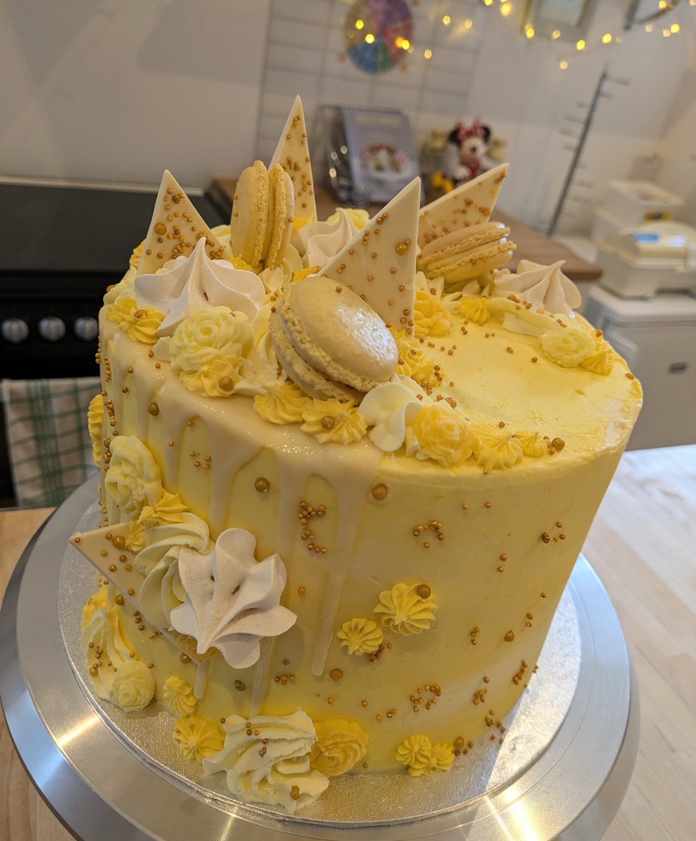 More lemon-y happenings in the kitchen.. 🍋💛