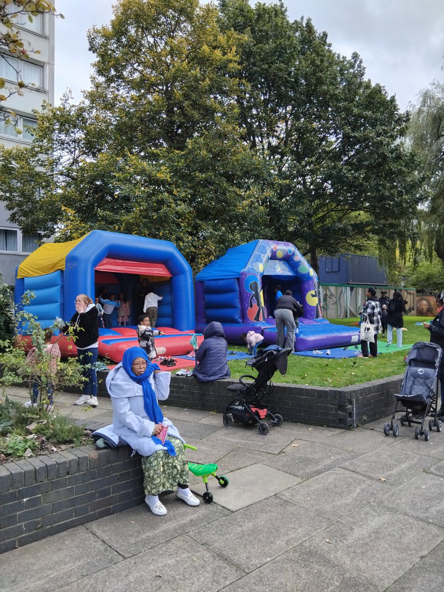 I wouldn't go to the opening of an envelope, but the official opening of the new lift at Hind House was cause for celebration. Combined with bouncy castles, snacks and Jerk Chicken. I love that we have so many events to meet with neighbours celebrate the Islington community