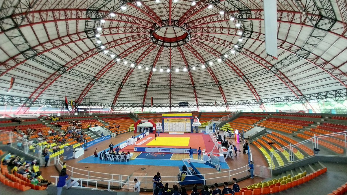 Todos invitados esta tarde a la Toto Hernández. Campeonato Suramericano de Judo. Un evento bien organizado que deja en alto el nombre de Cúcuta a nivel continental.
Felicitaciones a <a href="/Lijop1986/">Johana Orozco Pallares OLY</a>