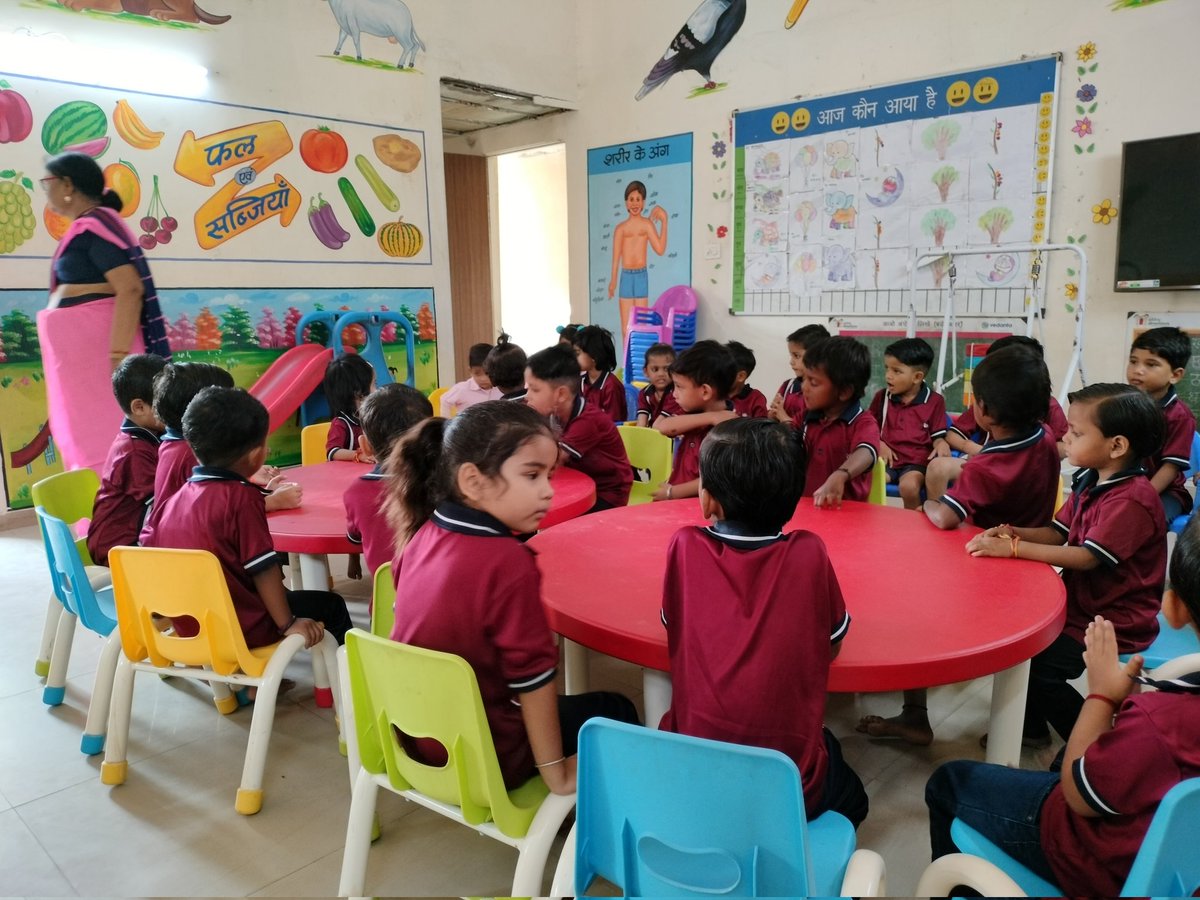 talkingvishal's tweet image. Visited today at an Anganwadi centre at Jaipur. #vedanta is really doing commendable work by developing these centres as nand ghar.
@MinistryWCD #icds @Vedanta_Group @BajpayeeManoj #unicef @UNICEFIndia