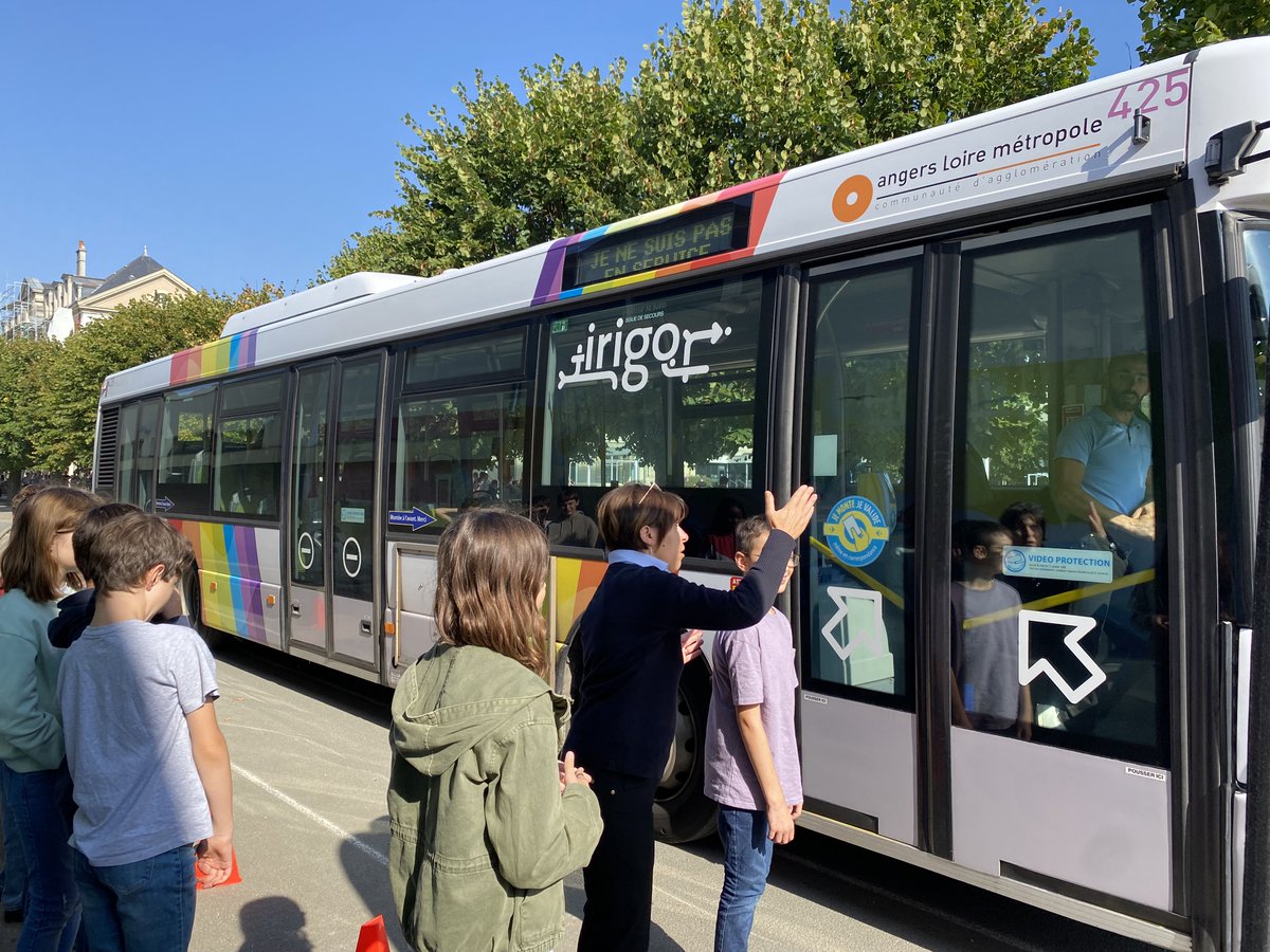 Prévention IRIGO pour tous les 6èmes en ce début d'année scolaire. Sécurité dans les bus, sensibilisation aux angles morts et aux arrêts de bus. #angers #college49 <a href="/irigobustram/">Irigo Bus et Tram</a>
