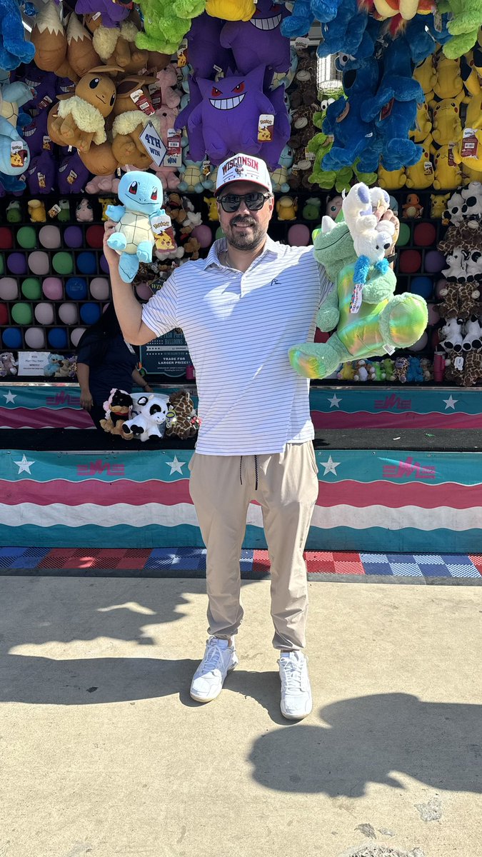 BarstoolBigCat's tweet image. Dominating the Fair. Guy said he’s never seen an arm like mine as I paid him 100 + dollars to keep throwing. I think he meant it