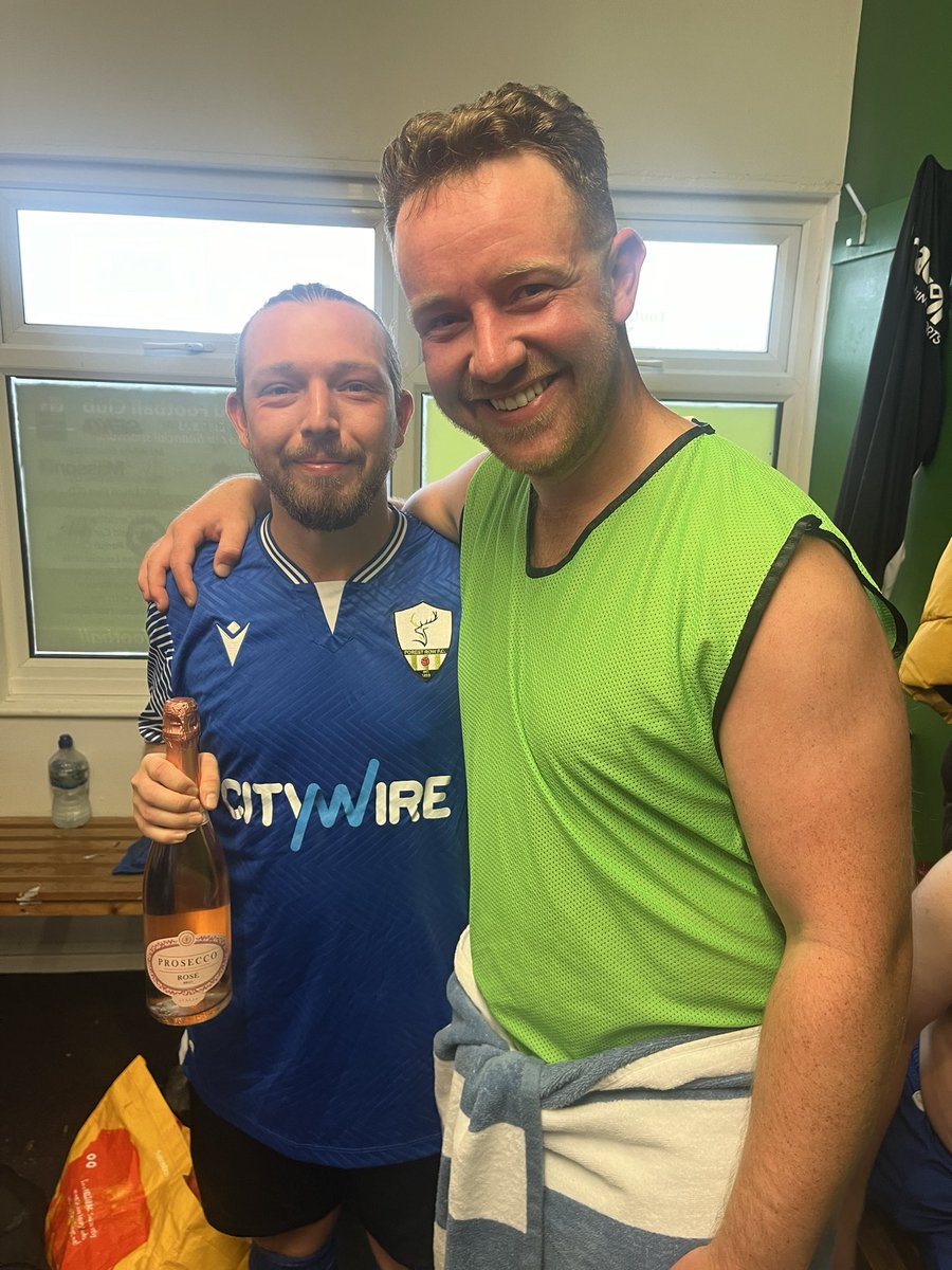 It’s another big cup win for Frow Seconds, this time away to Rotherfield Seconds🔥

5 goals
4 goalscorers 
3 hamstrings 
2 geordie goals
1 clean sheet 

5-0 to the Frow 🟢 
MOM to Jamie Anderson 🔥