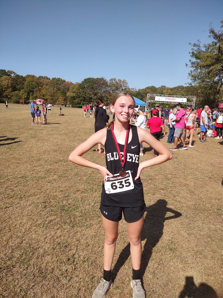 Congratulations to Adelyn Asbury for placing 3rd overall in the MS girls division!
#GreatDayToBeABulldog