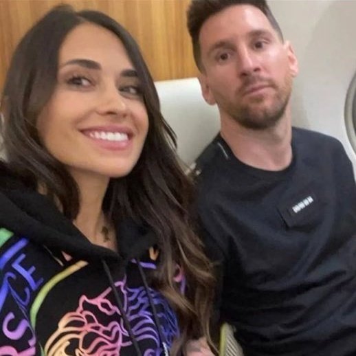 GMDLHM's tweet photo. Messi con antonella 😐 // Messi con Teo Gutiérrez 😁 https://t.co/7EvVn5uUlV