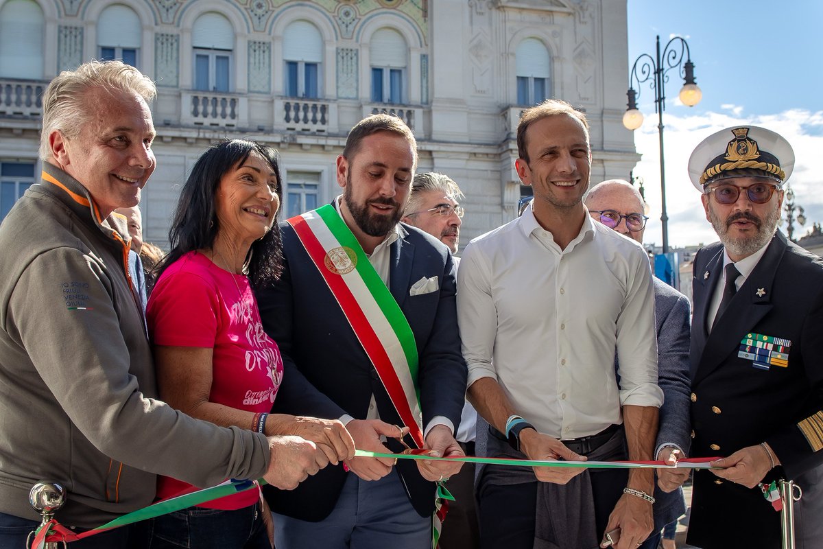 Inaugurazione stand a <a href="/RegataBarcolana/">Barcolana</a>