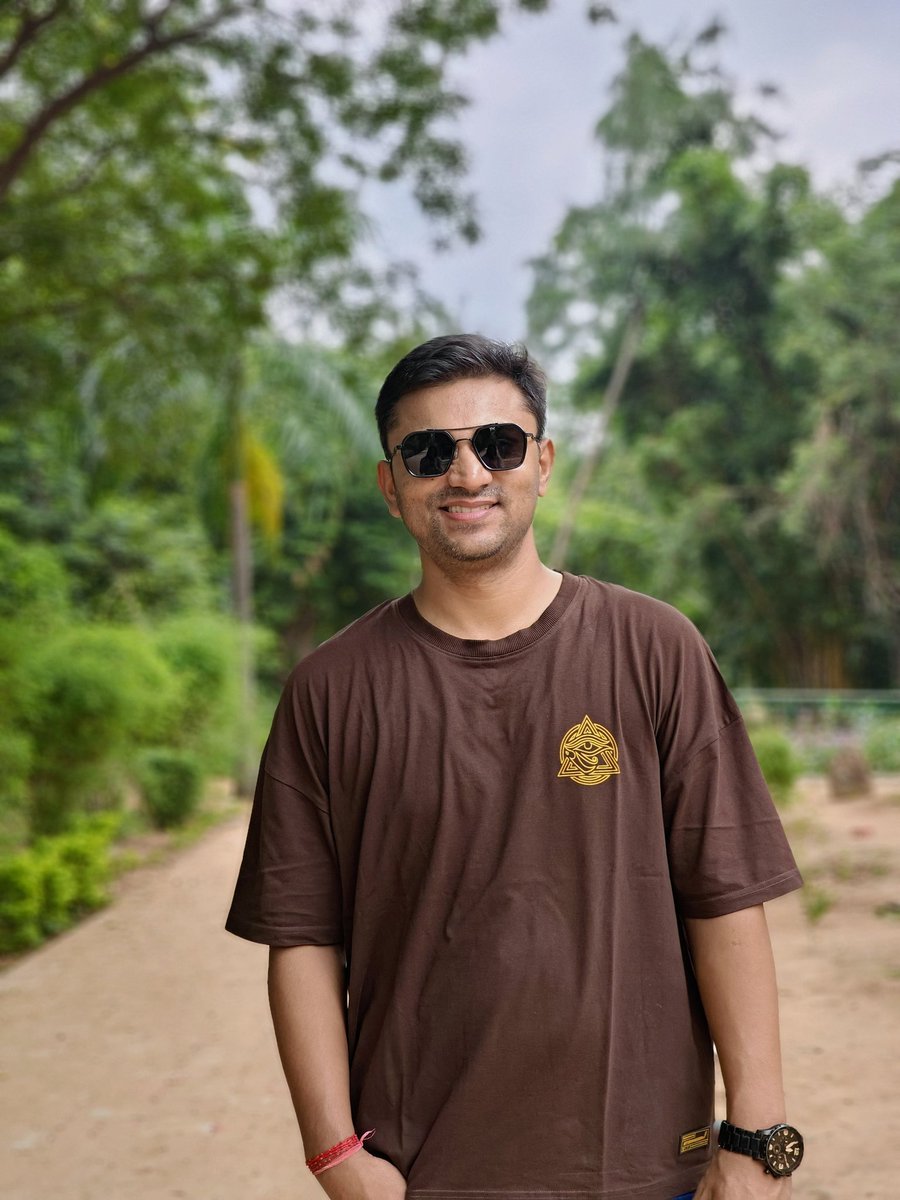 CA_HarshilSHETH's tweet photo. 30K watt smile!!!! Because it is 30K on X

Thank you twitter for 
Very rewarding journey!!

God is too kind for the love and recognition it has given for the little knowledge/ experience that I have been sharing as Learner of GST and Income tax 

Though basic knowledge, but It has been appreciated 

Thanks you