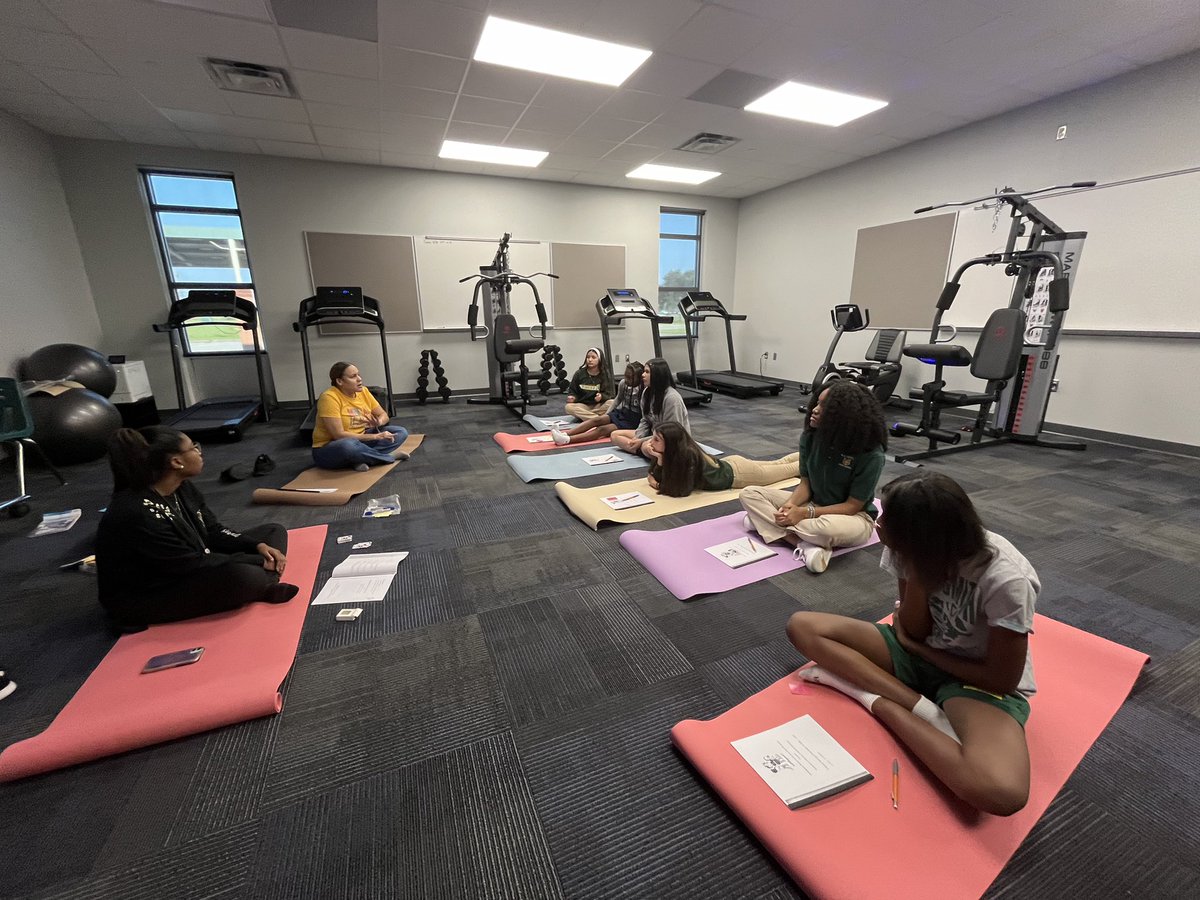 R. K. Smith Middle tweet media