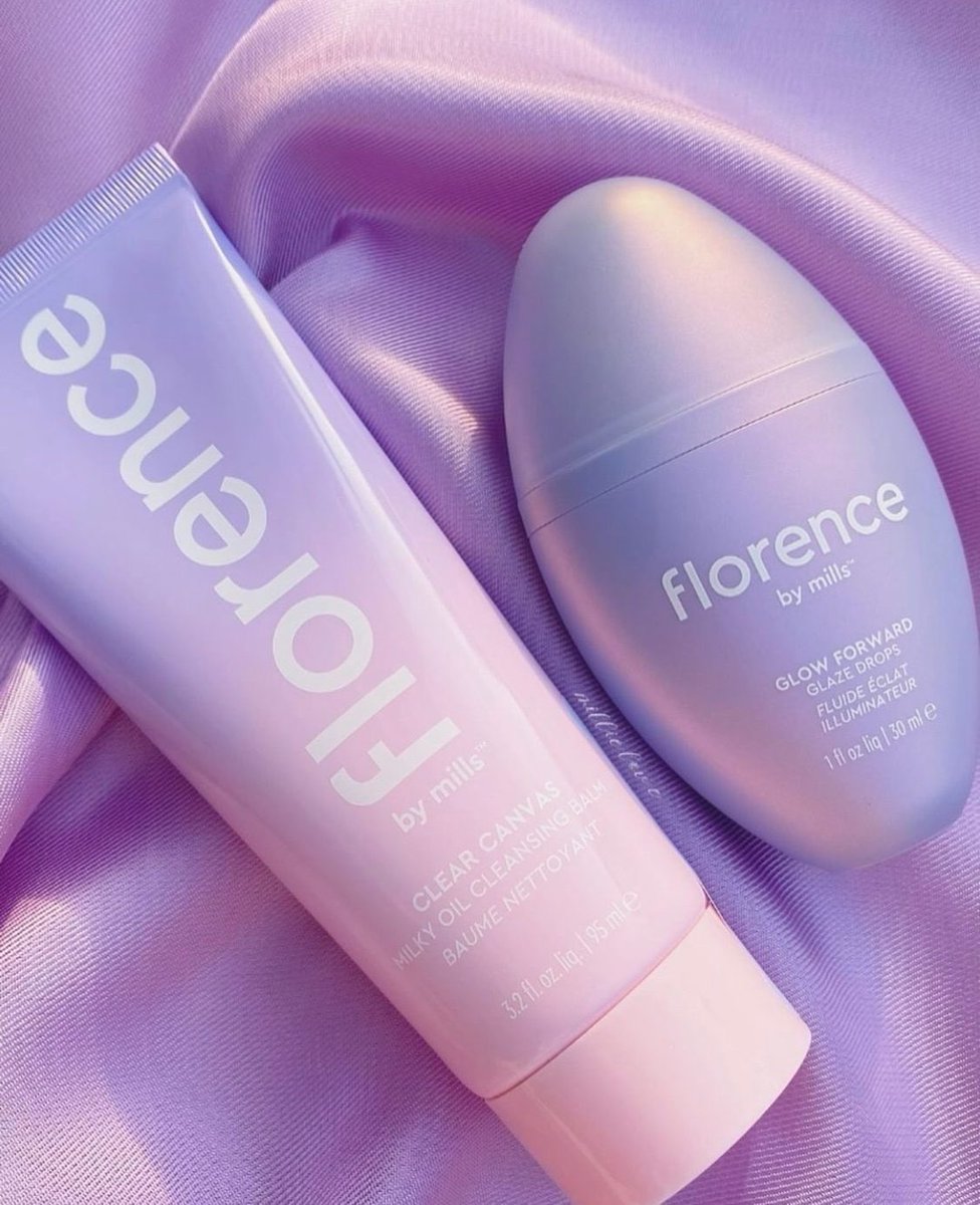 Florencebymills's tweet photo. your fall glowy skin must haves 💟 glow forward glaze drops &amp; clear canvas milky oil cleansing balm are formulated with ceramides to leave skin soft and glowing 💫

shop now at https://t.co/mOF0hrOiHC #florencebymills
📸 @millie.lov.e https://t.co/ystbNN3THj
