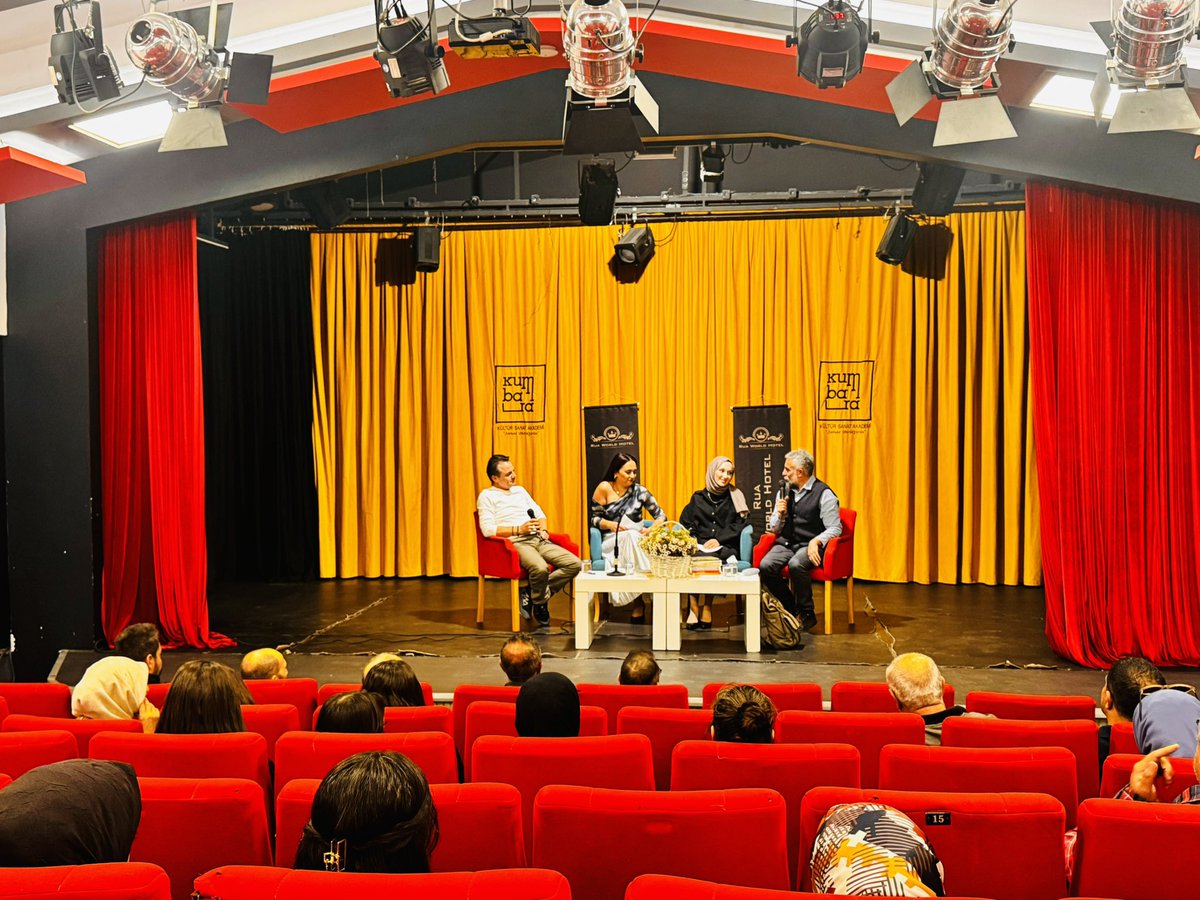 Kumbara Kültür Sanat Akademi’nin bu haftaki konukları, Ali Ayçil ve Atakan Yavuz’du. Van Kıraathane’nin isbirligi ile gerçekleşen bu projeye emek veren, katkıda bulunan, katılım sağlayan herkese sonsuz teşekkür ederiz.