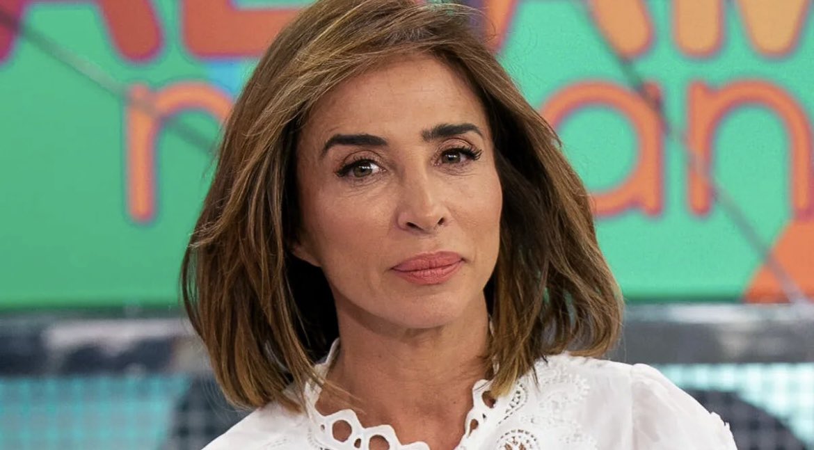 Por petición popular lo hago al revés también.
De que lado te posicionas en esta bronca??

❤️ MG - Marta Riesco
 🔃  RT - María Patiño

#NiQueFuéramos11O #NiQueFuéramos12O