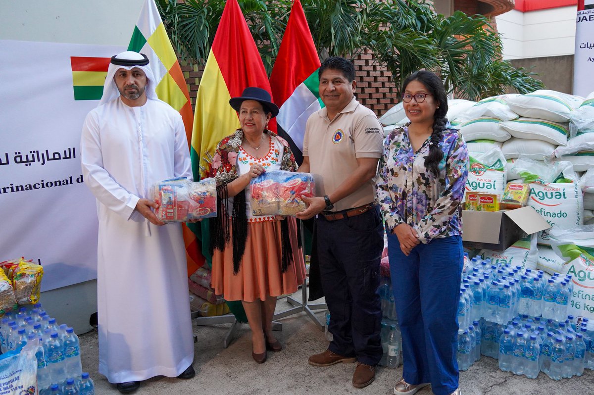 MRE_Bolivia's tweet photo. Nota de Prensa | Bolivia recibe ayuda humanitaria de Emiratos Árabes Unidos para familias afectadas por los incendios

🔗 https://t.co/rbvJhx1C1j

#DiplomaciaDeLosPueblos #PorLaVida
#UnidosRumboAlBicentenario https://t.co/2pH3M4hCOz