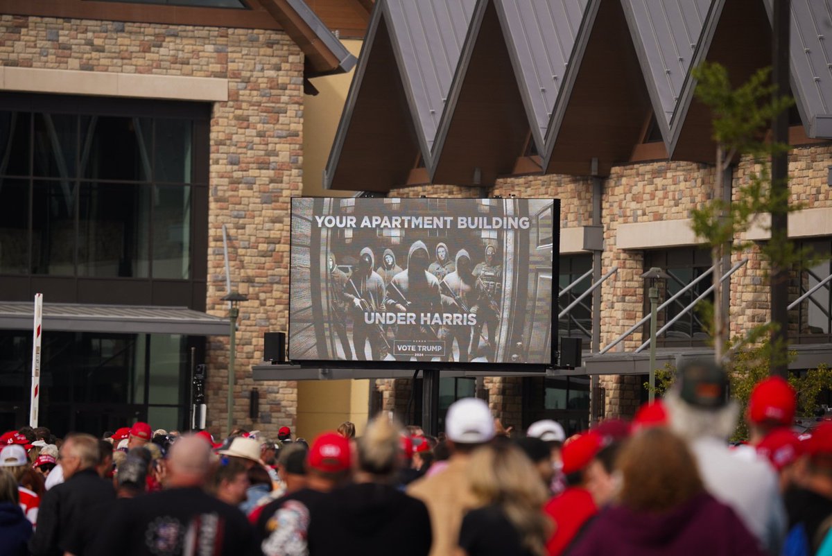 HumanizingStory's tweet image. Side by side. The rhetoric the @realDonaldTrump campaign is trying to spread about Venezuelian immigrants in Aurora vs the real #Venezuelan #immigrants in Aurora. 

Trump held a rally in #aurora CO yesterday. Later that day a Fiesta was thrown at 1 of the Aurora apartments.