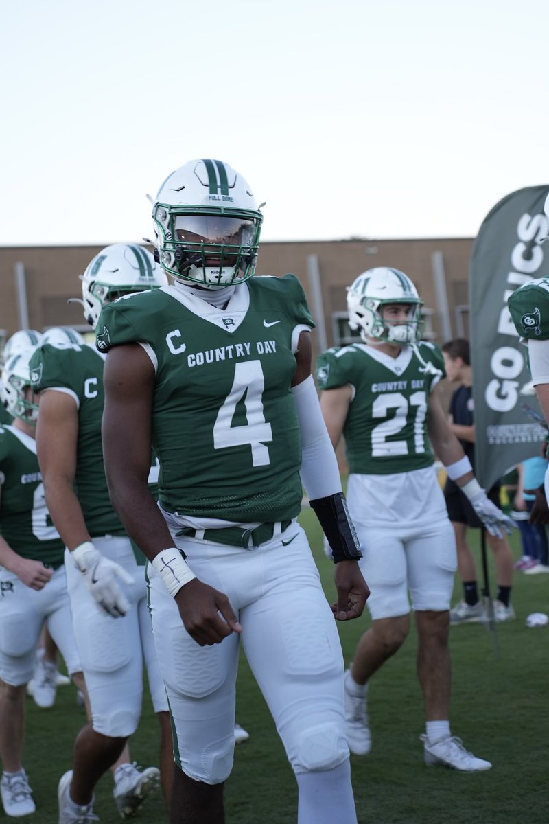 Mz_Wright1's tweet image. #SeniorNight Celebrating you @Khalel_Wright4 and all of your accomplishments that you've achieved in your high school football career! It's been a blessing to watch you grow over the years and I know that you have so much more greatness ahead of you all glory to God!#romans828
