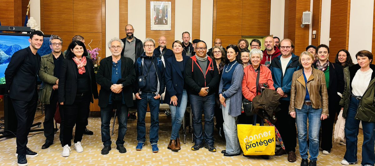 Alix_Bougeret's tweet photo. Lancement du festival de photographie #regardscroises à la @Mairie17 avec @Paul_Hatte . Expositions et conférences à découvrir jusqu’au 3 novembre  dans les équipements culturels de  #paris17 @GuerrePhil @geoffroyboulard https://t.co/GhbunmuWcE