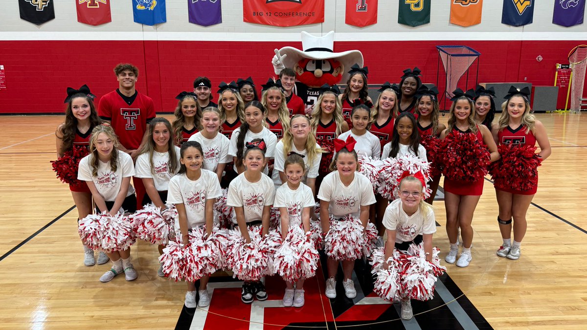 ❤️ #JuniorSpirit cheering with us at today’s <a href="/TexasTechVB/">Texas Tech Volleyball</a> game! #wreckem
