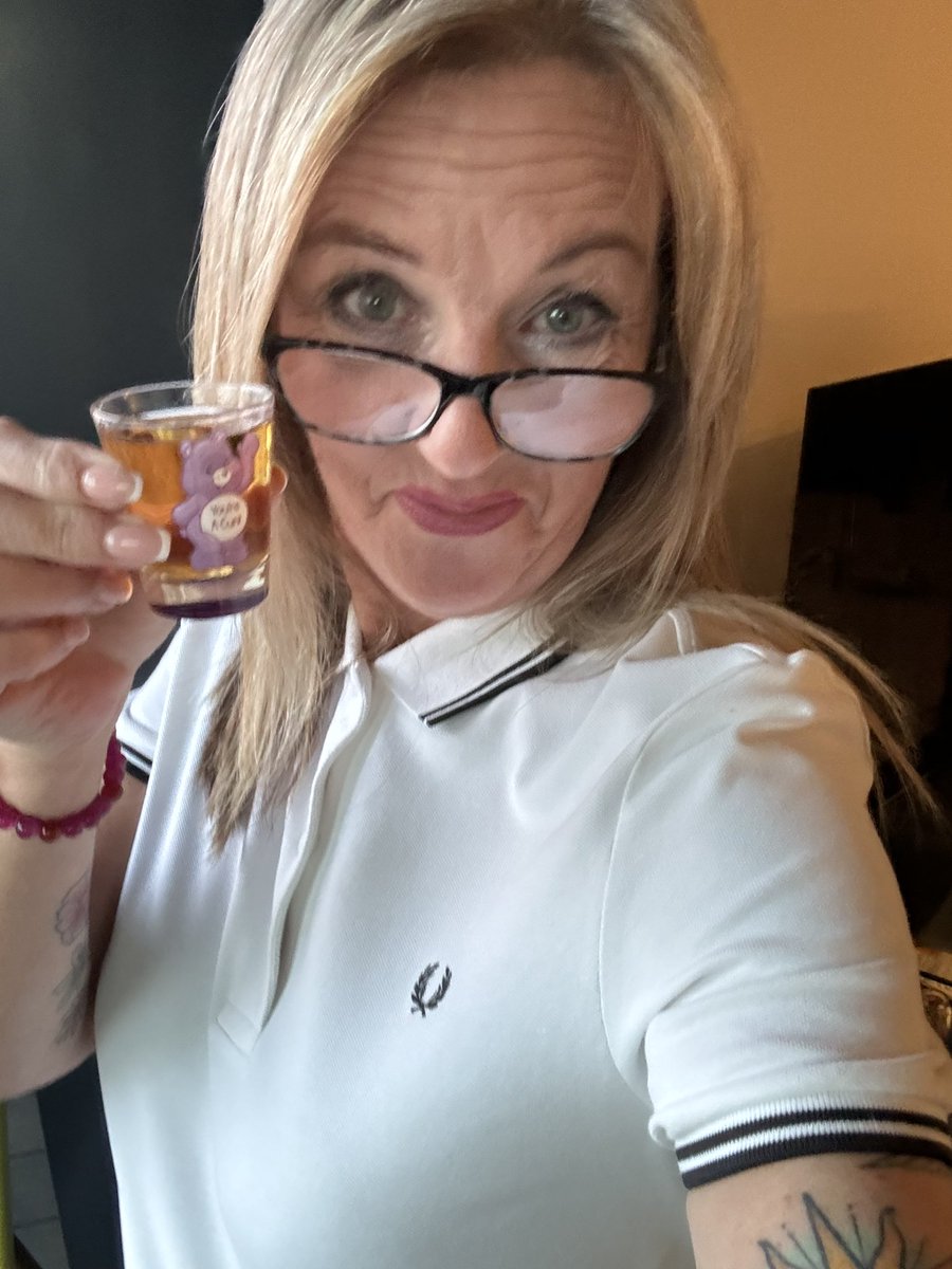 Saturday, off to the <a href="/AkaSyndicate/">AKA THE SYNDICATE</a> <a href="/DublinCastle/">The Dublin Castle</a> … @shaunwkeaveny where are you?!
#fredperry #standard #pregigshotsshot