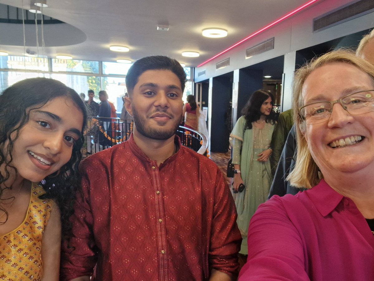 Evelyn Welch tweet media